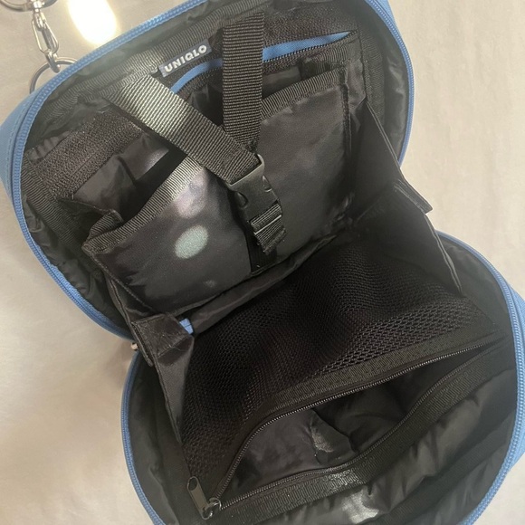 Uniqlo adjustable strap purse in blue - Picture 7 of 7